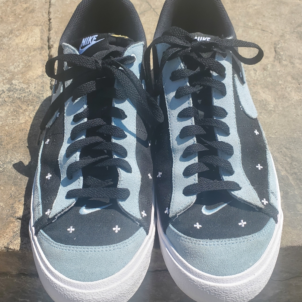Nike Blaze Mens Black and Light Blue Patterned Sneakers 11.5